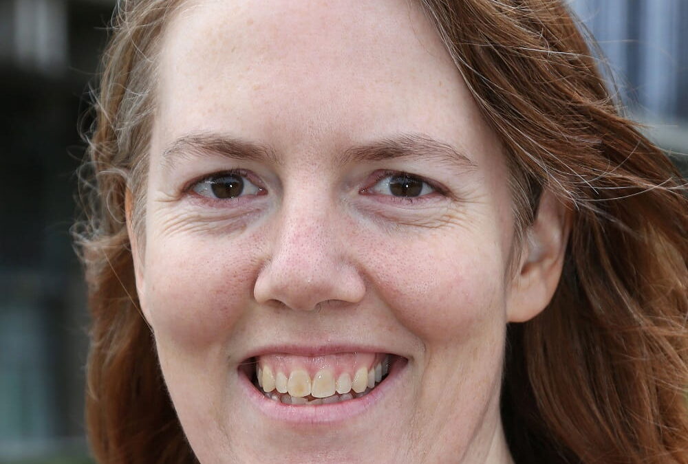 Gillian Sandstrom: How Talking to Strangers Boosts Well-Being and Leadership Impact